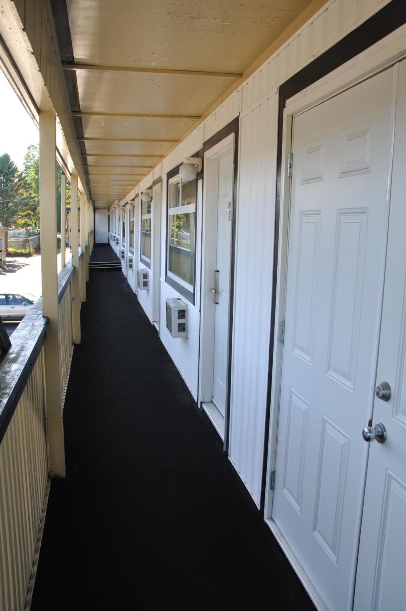 Linda Vista Motel Surrey Exteriör bild